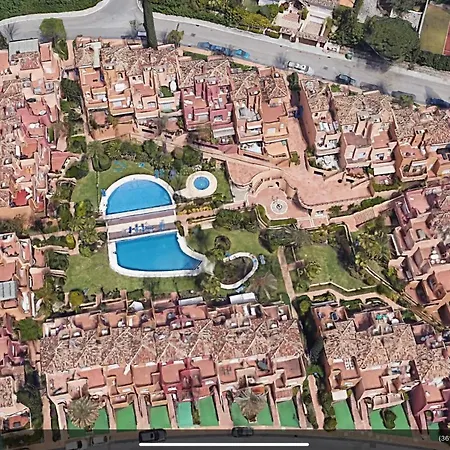 Family Exclusiv Townhouse Puerto Banus Apartamento *